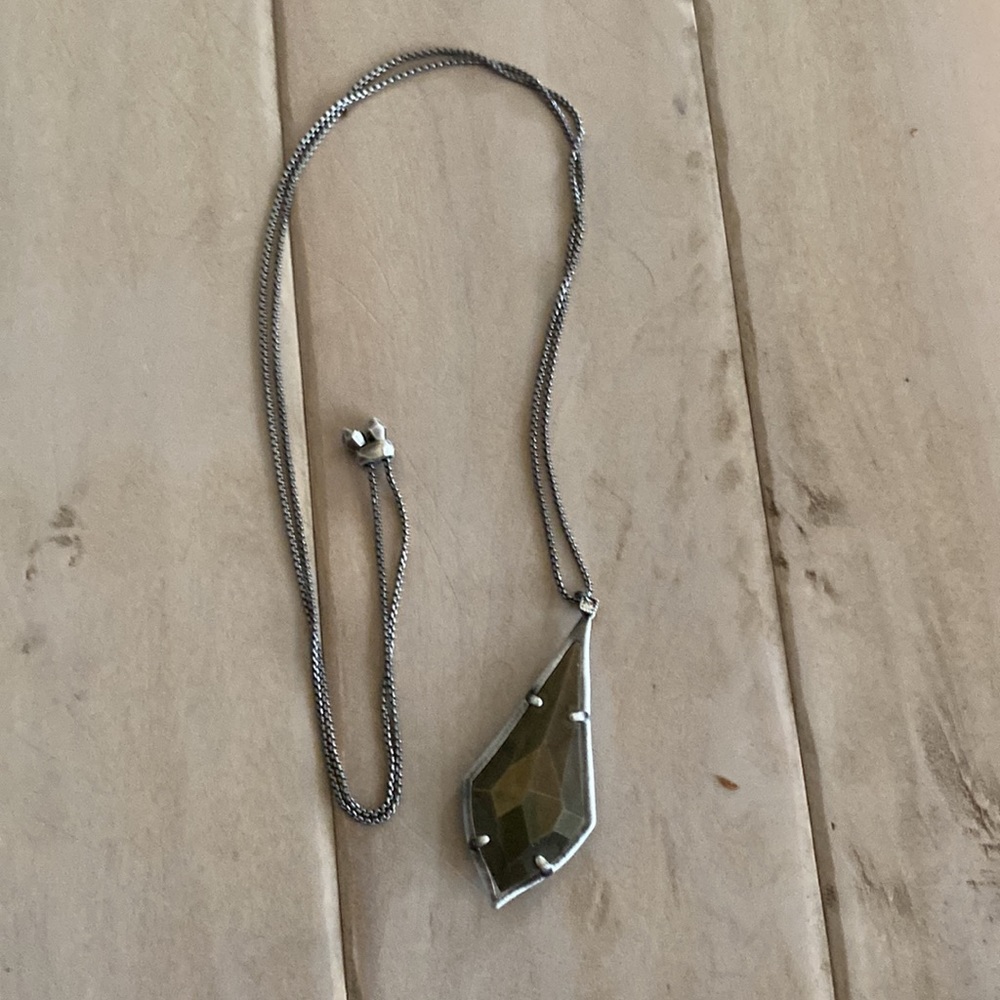 Kendra scott gunmetal pendant adjustable necklace with bag